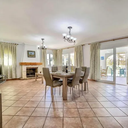 Alaska - Plusholidays Vila *